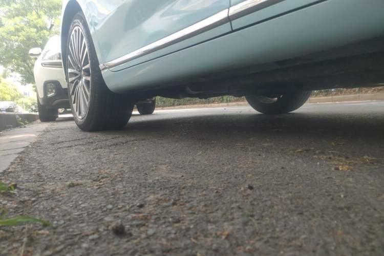 Used Hongqi H9 2020 2.0T Smart Connect Flagship Edition Chassis Front Right