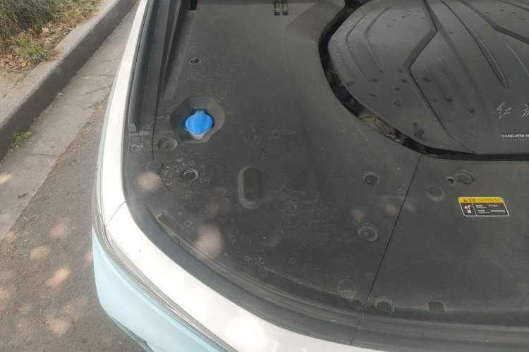 Used Hongqi H9 2020 2.0T Smart Connect Flagship Edition Engine Bay Right