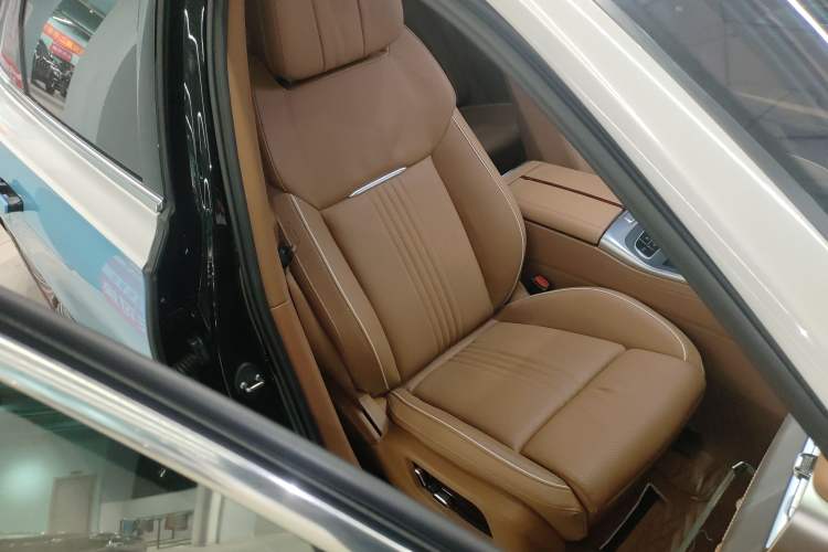 Used Hongqi H9 2020 2.0T Smart Connect Flagship Edition Right Front Seat