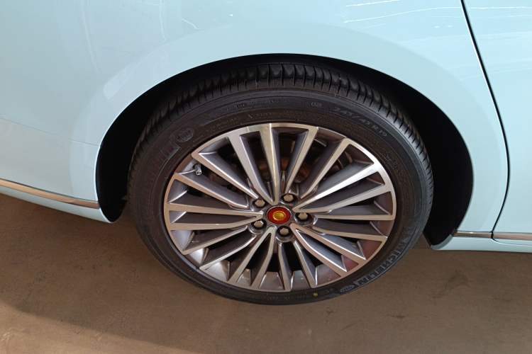 Used Hongqi H9 2020 2.0T Smart Connect Flagship Edition Right Rear Wheel Hub