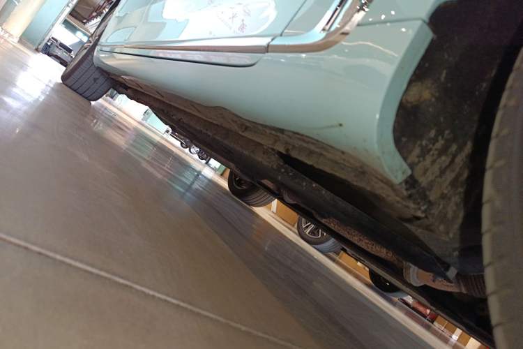 Used Hongqi H9 2020 2.0T Smart Connect Flagship Edition Right Side Sill
