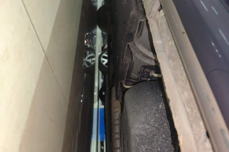 Used Hongqi H9 2020 2.0T Smart Connect Flagship Edition Left Side Sill