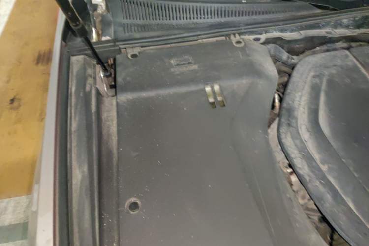 Used Hongqi H9 2020 2.0T Smart Connect Flagship Edition Engine Bay Right