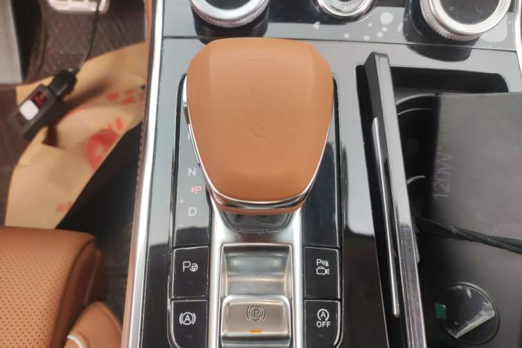 Used Hongqi H9 2020 2.0T Smart Connect Flagship Edition Gear Lever