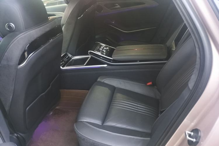 Used Hongqi H9 2020 3.0T Smart Connect Flagship Four-Seat Version Interior 4