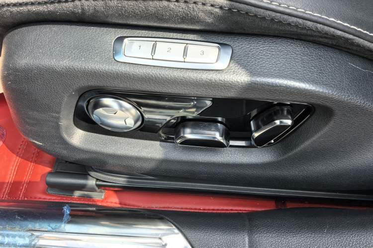 Used Hongqi H9 2020 2.0T Smart Connect Flagship Edition Interior 7