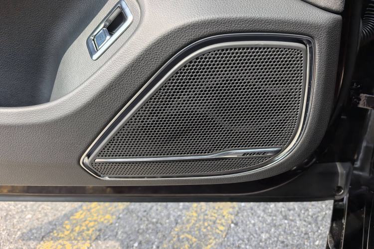 Used Hongqi H9 2020 2.0T Smart Connect Flagship Edition Interior 9