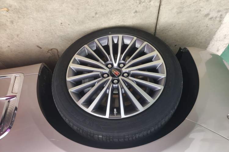 Used Hongqi H9 2020 2.0T Smart Connect Flagship Edition Left Front Wheel Hub