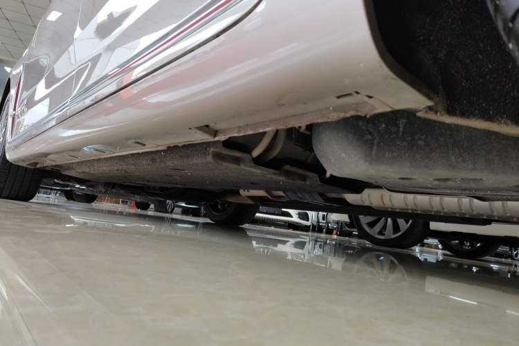 Used Hongqi H9 2020 2.0T Smart Connect Flagship Edition Left Side Sill