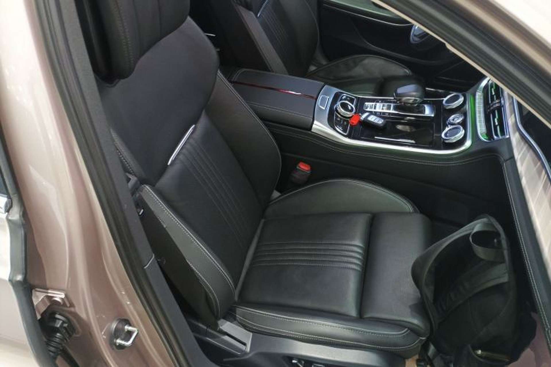 Used Hongqi H9 2020 2.0T Smart Connect Flagship Edition Right Front Seat