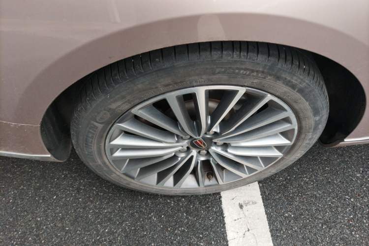 Used Hongqi H9 2020 3.0T Smart Connect Flagship Edition Right Rear Wheel Hub