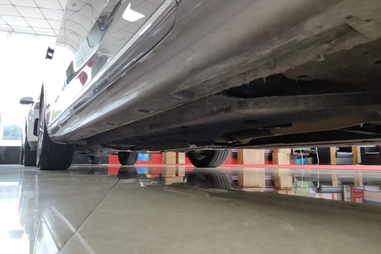 Used Hongqi H9 2020 2.0T Smart Connect Flagship Edition Right Side Sill