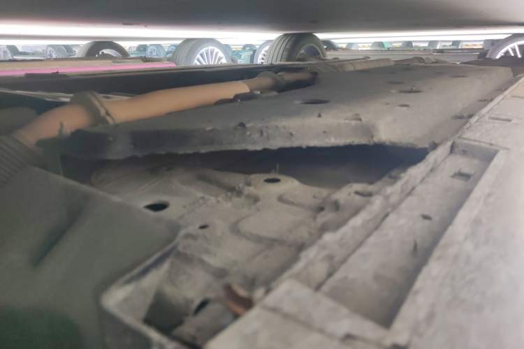 Used Hongqi H9 2020 2.0T Smart Connect Flagship Edition Right Side Sill