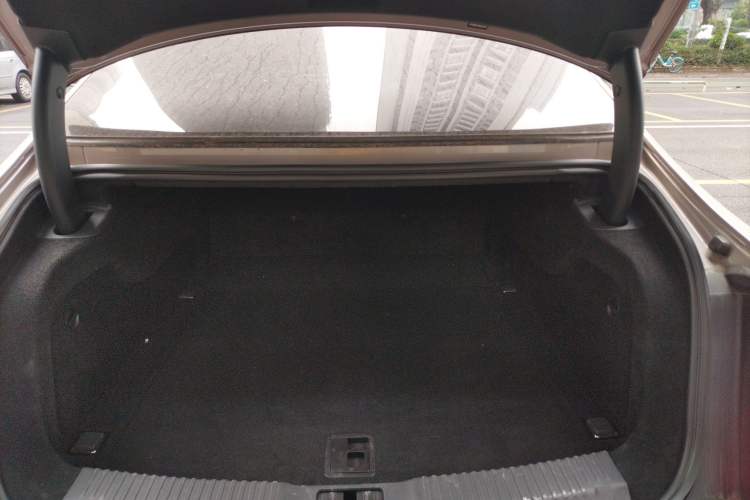 Used Hongqi H9 2020 3.0T Smart Connect Flagship Edition Trunk