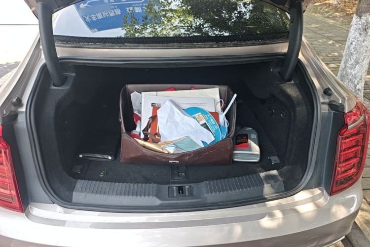 Used Hongqi H9 2020 2.0T Smart Connect Flagship Edition Trunk