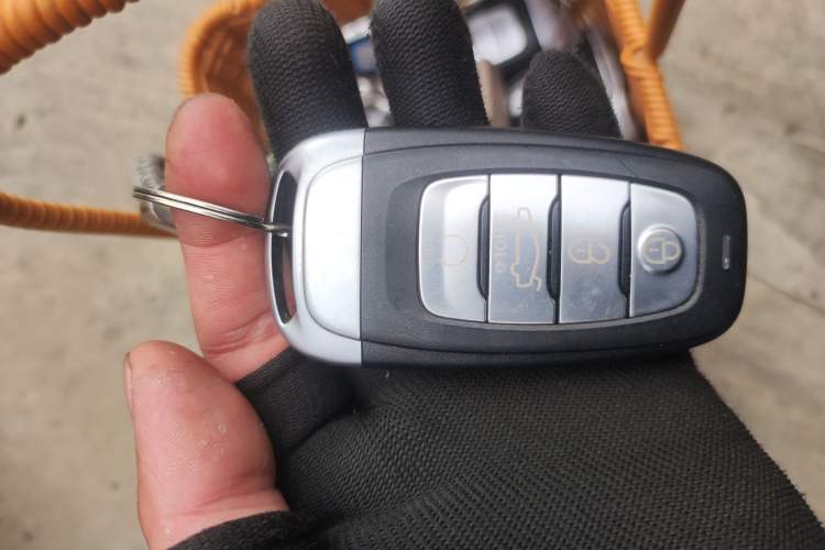 Used Hongqi H9 2020 2.0T Smart Connect Flagship Edition Vehicle Key