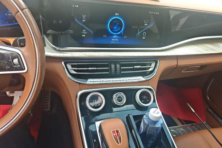 Used Hongqi H9 2020 2.0T Smart Connect Flagship Edition Audio And AC Panel