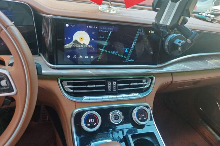 Used Hongqi H9 2020 2.0T Smart Connect Flagship Edition Audio And AC Panel