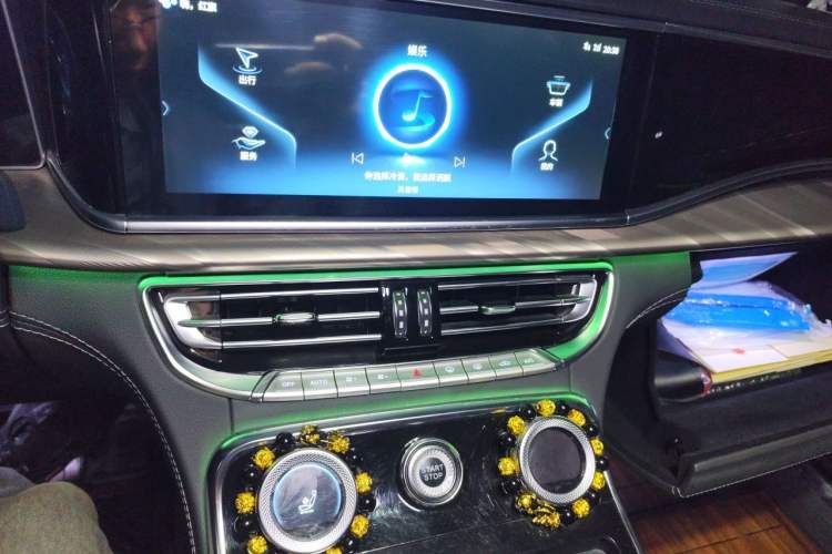 Used Hongqi H9 2020 2.0T Smart Connect Flagship Edition Audio And AC Panel