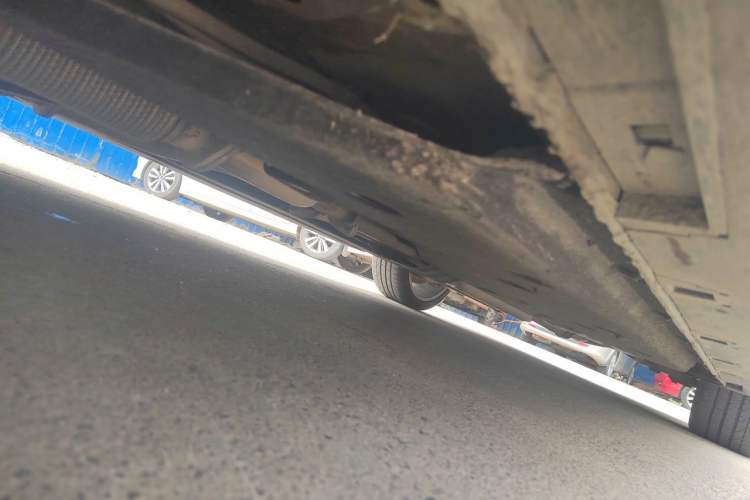 Used Hongqi H9 2020 3.0T Smart Connect Flagship Four-Seat Version Chassis Front Left