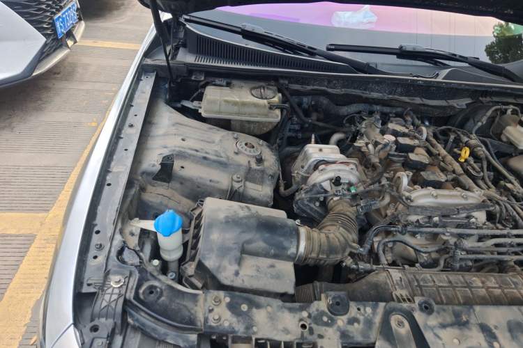 Used Hongqi H9 2020 2.0T Smart Connect Flagship Edition Engine Bay Right