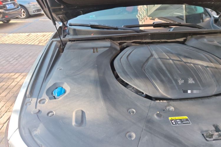 Used Hongqi H9 2020 2.0T Smart Connect Flagship Edition Engine Bay Right