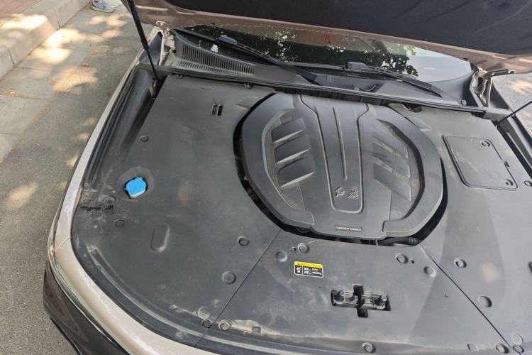 Used Hongqi H9 2020 3.0T Smart Connect Flagship Edition Engine Bay Right