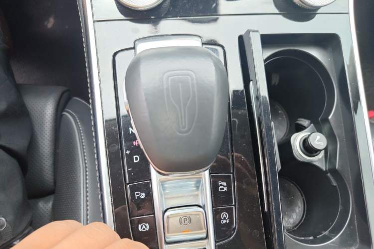 Used Hongqi H9 2020 3.0T Smart Connect Flagship Edition Gear Lever