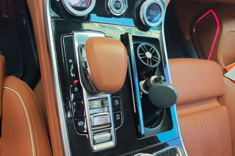 Used Hongqi H9 2020 2.0T Smart Connect Flagship Edition Gear Lever