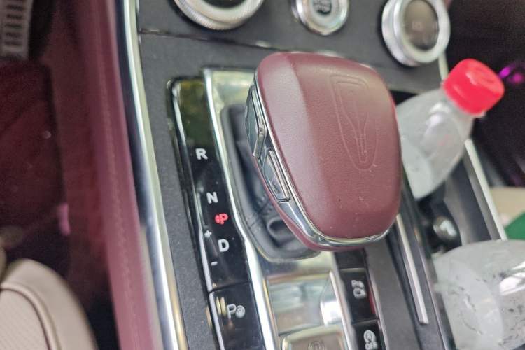 Used Hongqi H9 2020 3.0T Smart Connect Flagship Edition Gear Lever