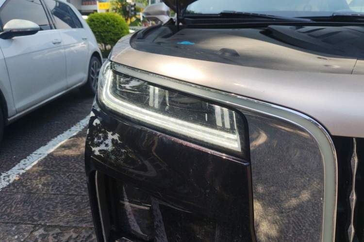 Used Hongqi H9 2020 3.0T Smart Connect Flagship Four-Seat Version Right Front Headlight