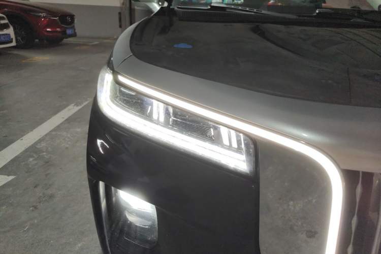 Used Hongqi H9 2020 3.0T Smart Connect Flagship Edition Right Front Headlight