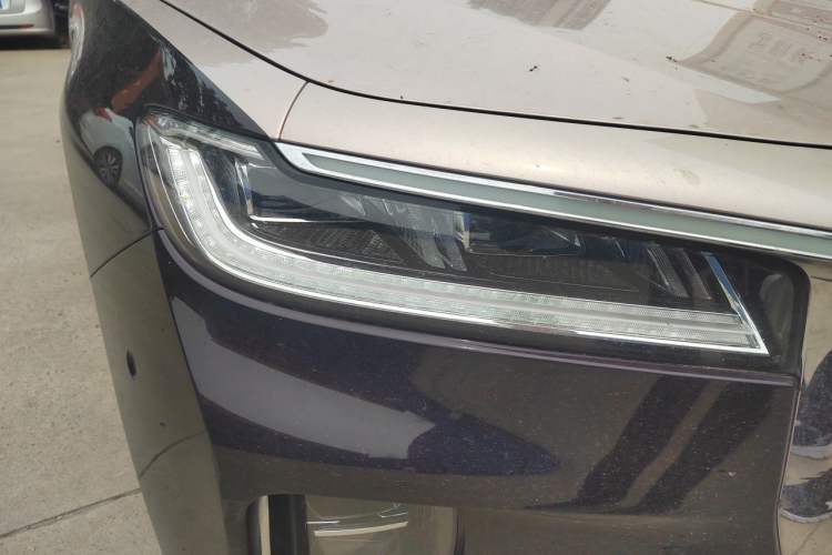 Used Hongqi H9 2020 3.0T Smart Connect Flagship Four-Seat Version Right Front Headlight
