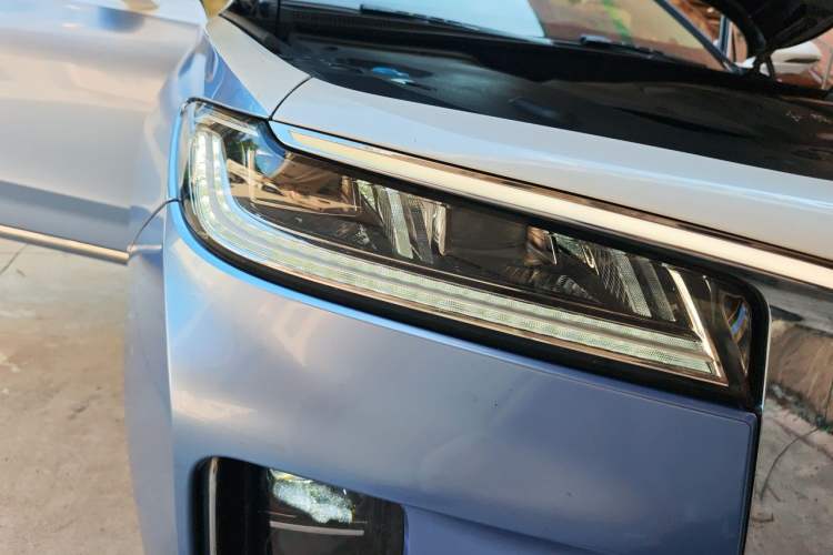 Used Hongqi H9 2020 2.0T Smart Connect Flagship Edition Right Front Headlight