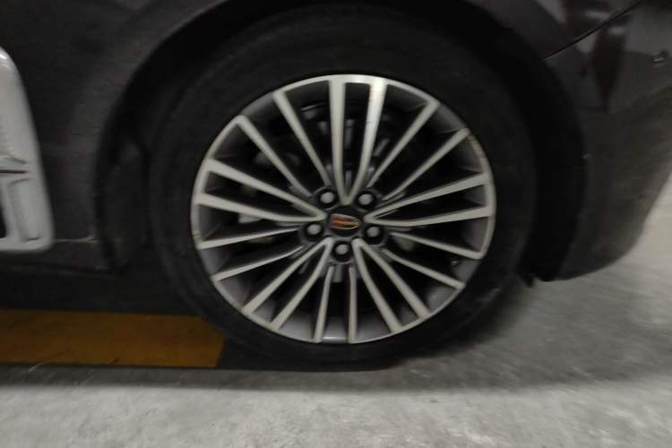 Used Hongqi H9 2020 3.0T Smart Connect Flagship Edition Right Front Wheel Hub