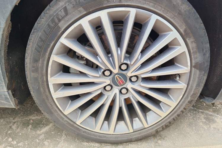 Used Hongqi H9 2020 3.0T Smart Connect Flagship Edition Right Front Wheel Hub