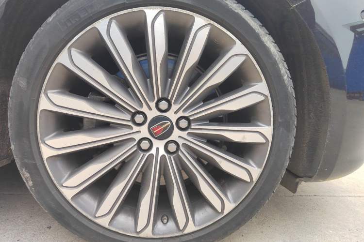 Used Hongqi H9 2020 3.0T Smart Connect Flagship Four-Seat Version Right Front Wheel Hub