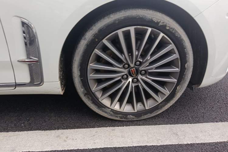 Used Hongqi H9 2020 2.0T Smart Connect Flagship Edition Right Front Wheel Hub
