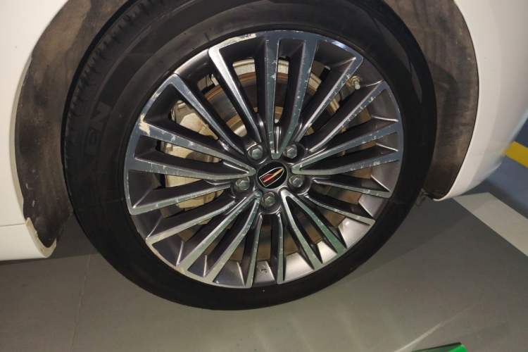 Used Hongqi H9 2020 2.0T Smart Connect Flagship Edition Right Front Wheel Hub