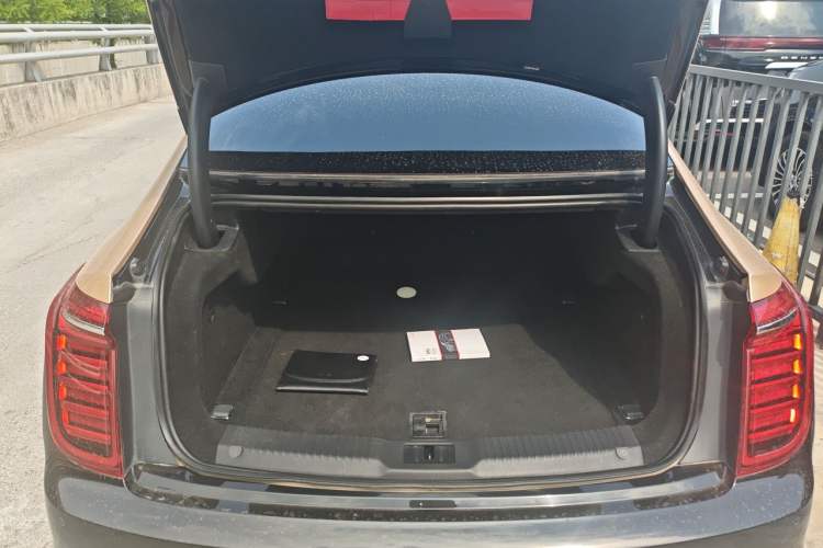 Used Hongqi H9 2020 2.0T Smart Connect Flagship Edition Trunk