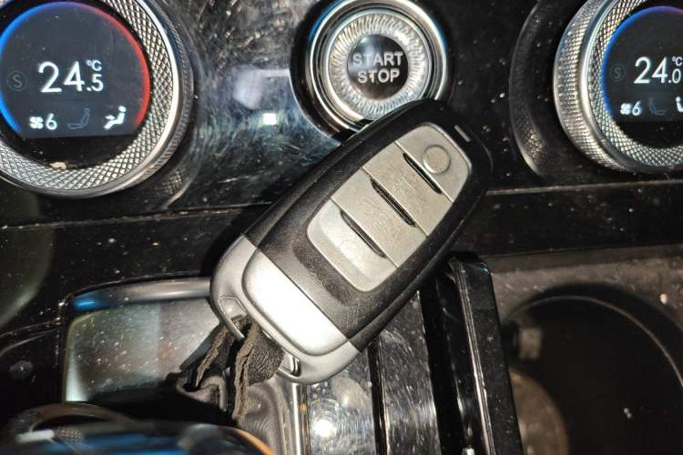 Used Hongqi H9 2020 2.0T Smart Connect Flagship Edition Vehicle Key