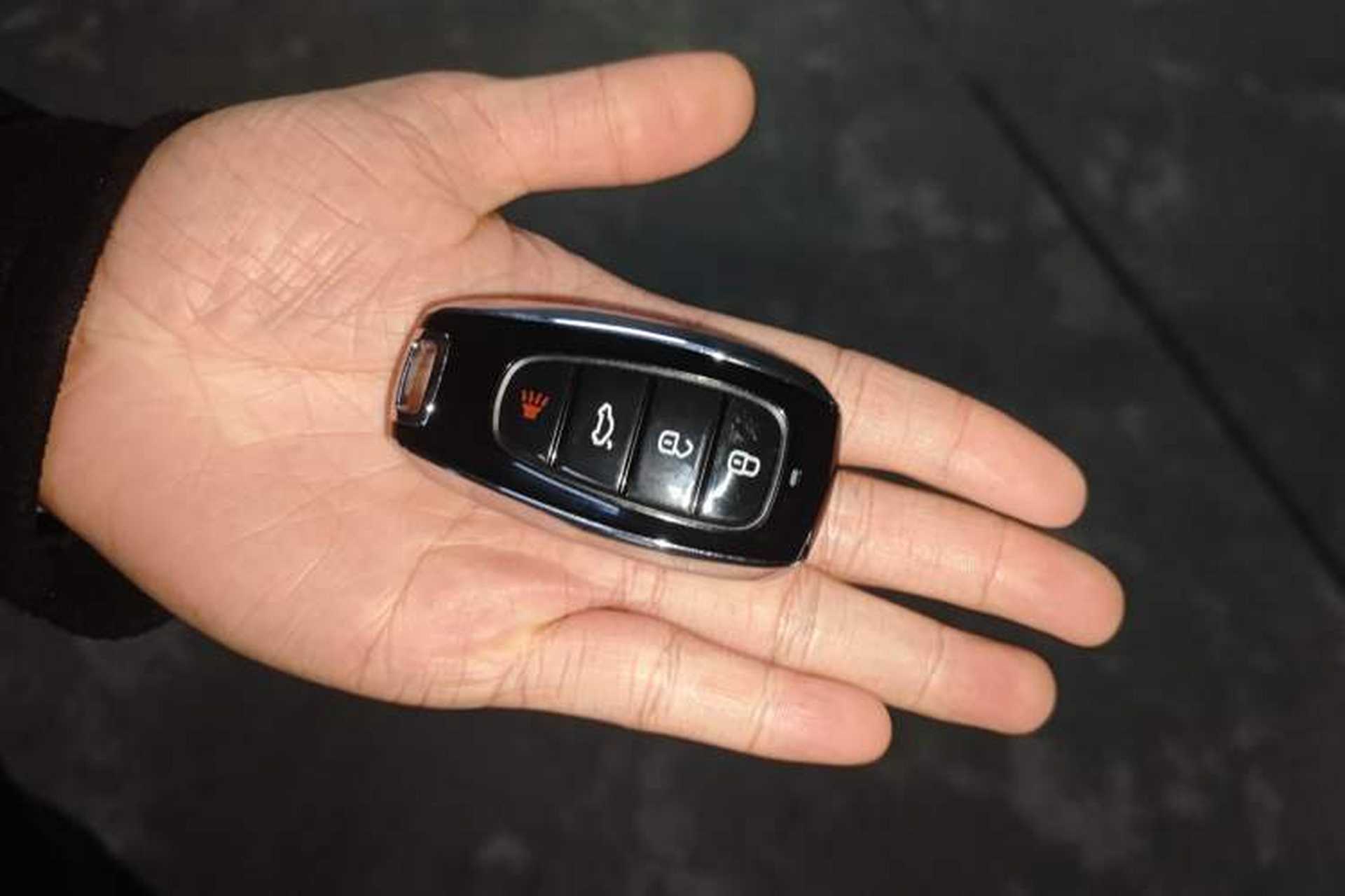 Used Hongqi H9 2020 3.0T Smart Connect Flagship Edition Vehicle Key