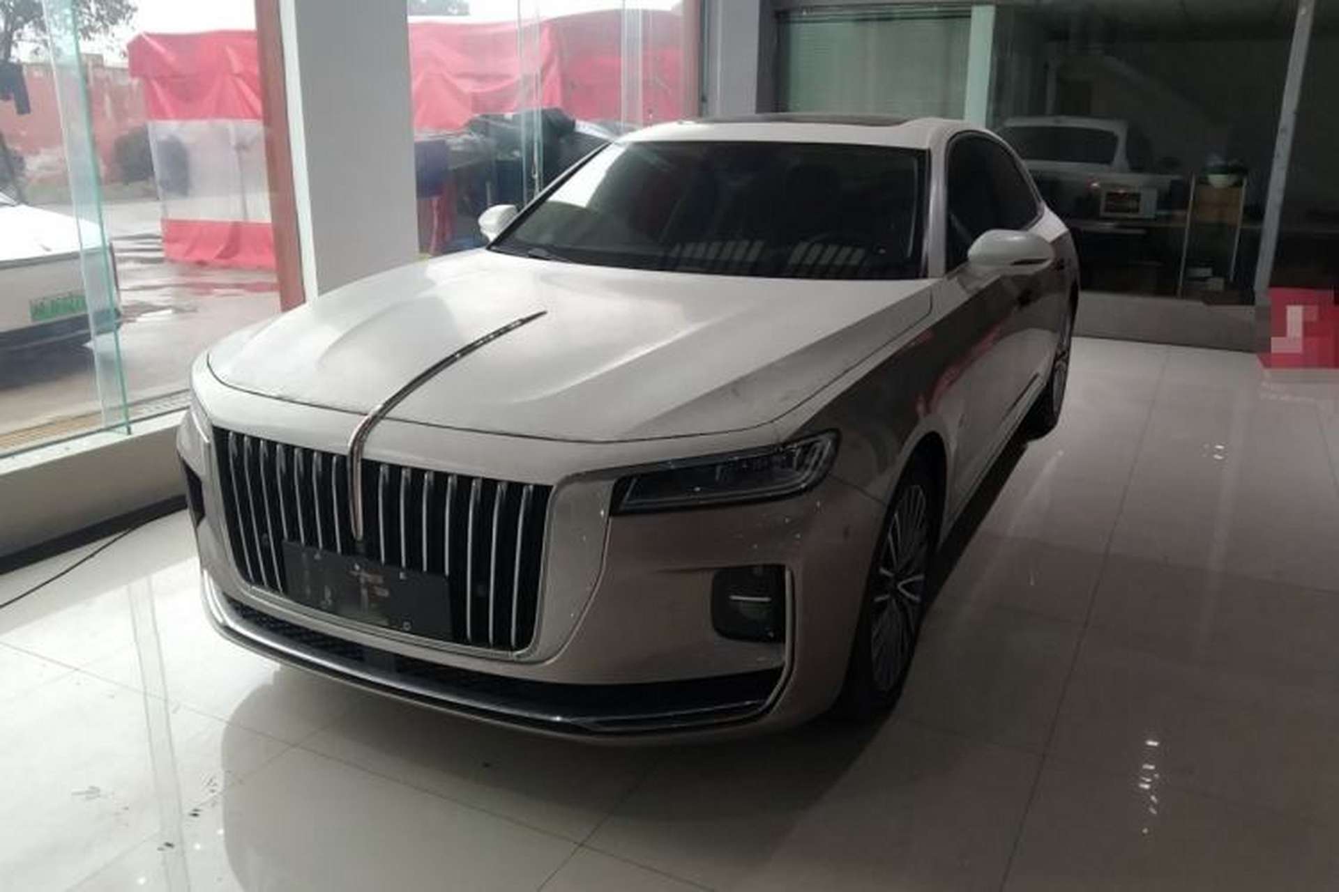 Used Hongqi H9 2020 2.0T Smart Connect Flagship Edition Front Left 45 Deg
