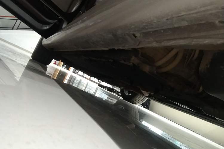 Used Hongqi H9 2020 2.0T Smart Connect Flagship Edition Left Side Sill