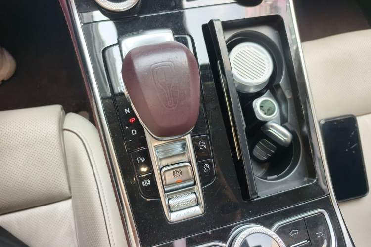 Used Hongqi H9 2020 2.0T Smart Connect Flagship Edition Gear Lever