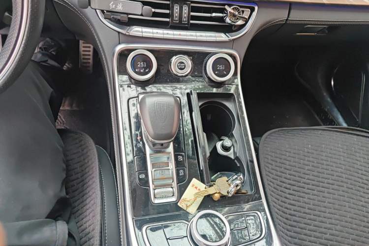 Used Hongqi H9 2020 2.0T Smart Connect Flagship Edition Gear Lever