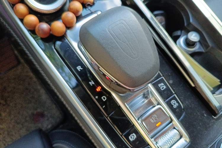 Used Hongqi H9 2020 2.0T Smart Connect Flagship Edition Gear Lever