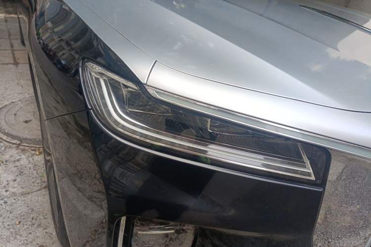Used Hongqi H9 2020 2.0T Smart Connect Flagship Edition Right Front Headlight