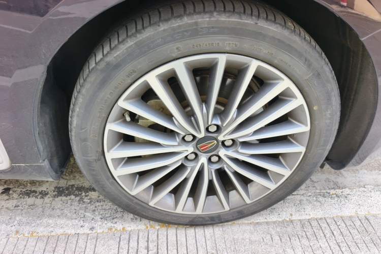 Used Hongqi H9 2020 2.0T Smart Connect Flagship Edition Right Front Wheel Hub