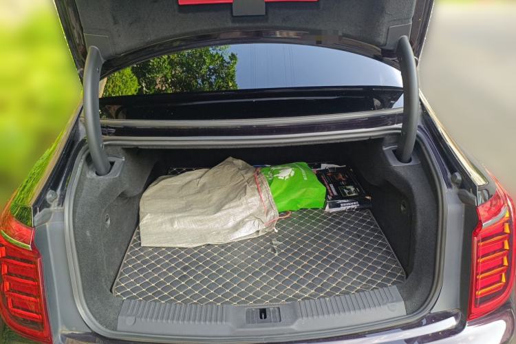 Used Hongqi H9 2020 2.0T Smart Connect Flagship Edition Trunk
